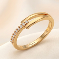 Vioraa Minimalist Diamond Accent Ring